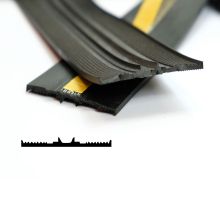 Uszczelka dolna samoprzylepna EPDM czarna SD-12 (zw.30mb)